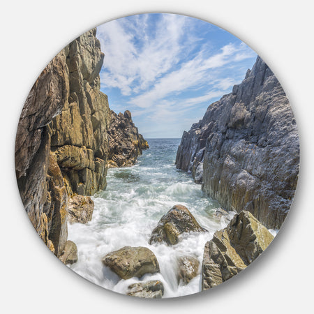 Sea Waves Hitting Rocky Shore - Modern Seascape Round Metal Wall Art