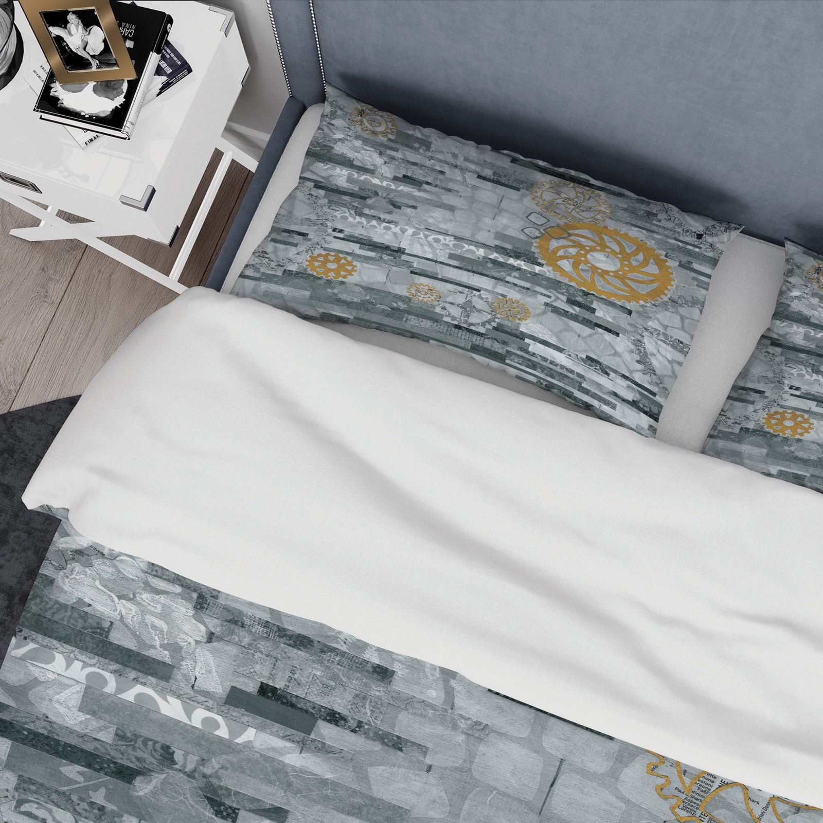 Modern Gold Timetable II - Glam Duvet Cover Set