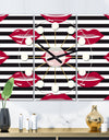 Red Lips Fashion Pattern - Oversized Mid-Century wall clock - 3 Panels