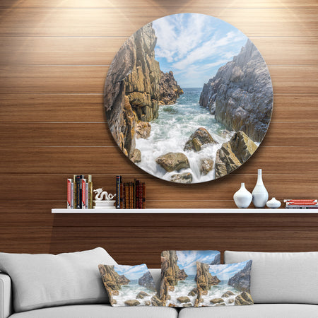 Sea Waves Hitting Rocky Shore - Modern Seascape Round Metal Wall Art