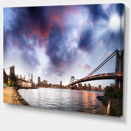 Brooklyn Bridge over East River - Cityscape Canvas print