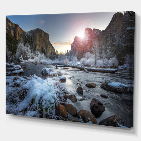 Valley View in Yosemite Natioal Park - Landscapes Photography on wrapped canvas