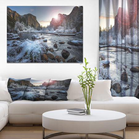 Valley View in Yosemite Natioal Park - Landscapes Photography on wrapped canvas
